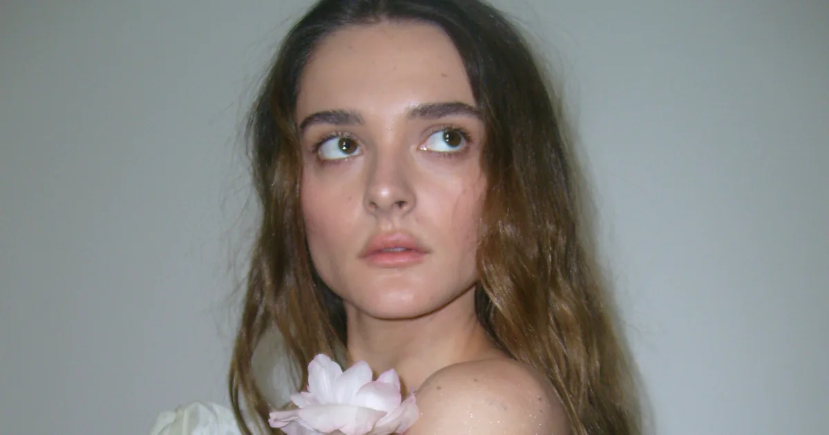 Charlotte Lawrence Wants Valentino To Design Her Future Wedding Dress Charlotte Lawrence Wants Valentino To Design Her Future Wedding Dress