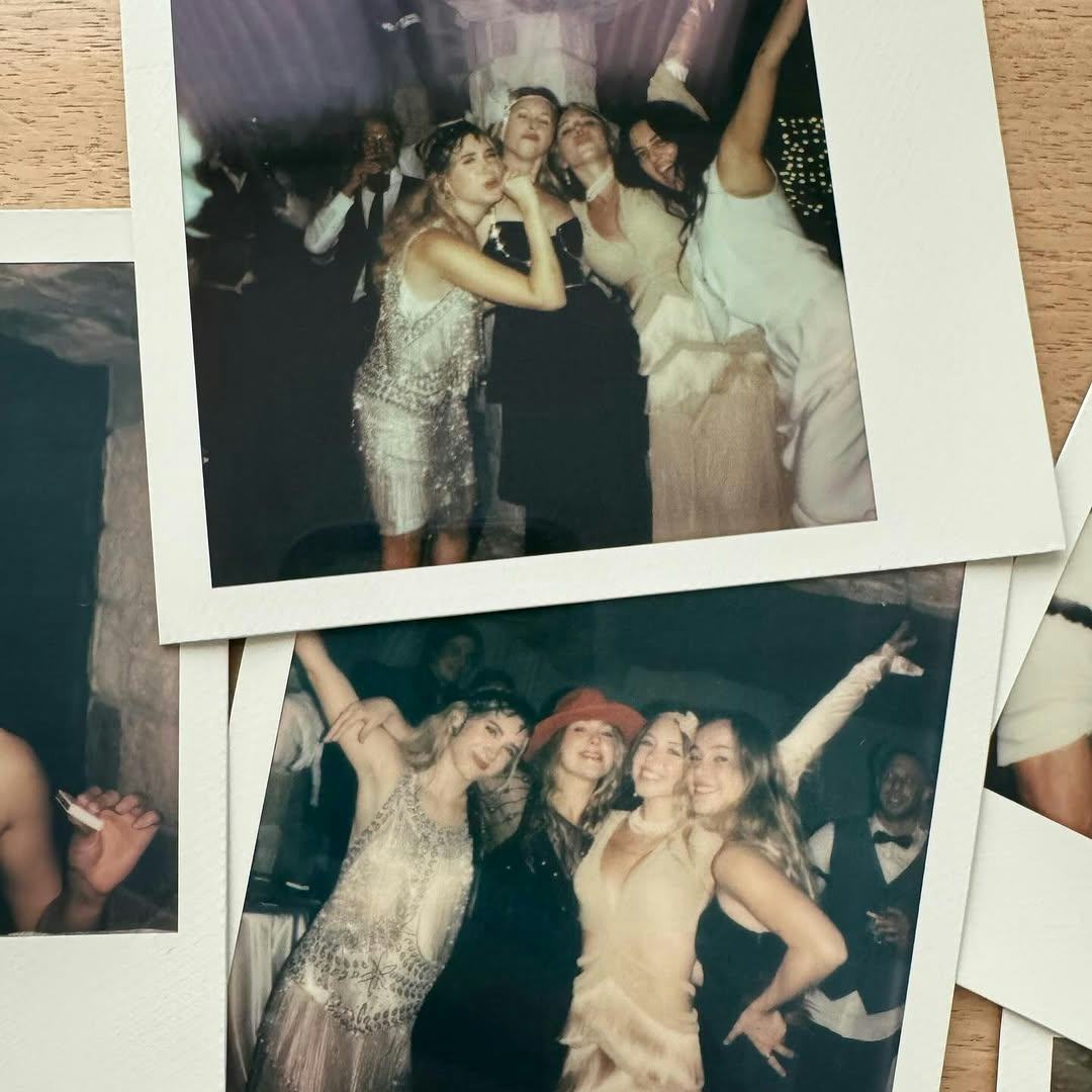 Sydney Sweeney wears a gold flapper dress.