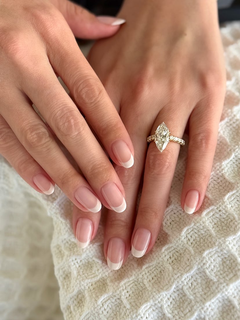Selena Gomez’s Golden Globes mani was a classic French tip design.