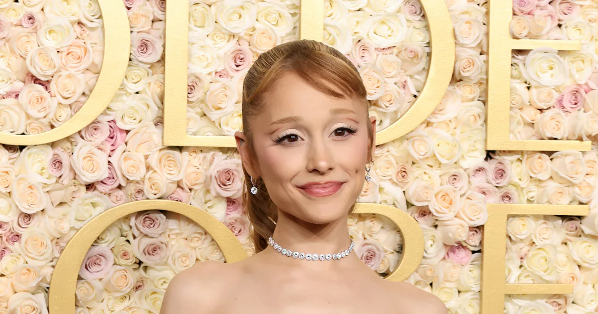 ariana grande golden dress Ariana Grande on the Red Carpet for the 82nd Golden Globe Awards - Arrivals