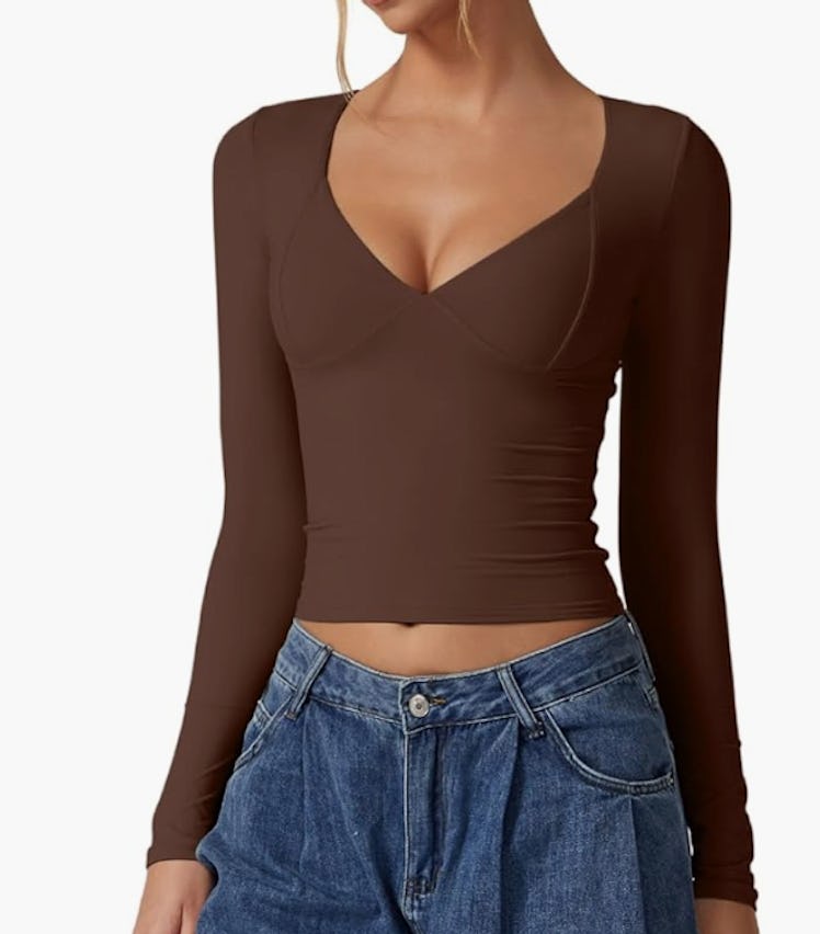 QINSEN V-Neck Long-Sleeve Crop Top