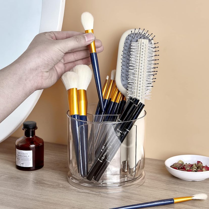 VANZAVANZU Rotating Makeup Brush Organizer