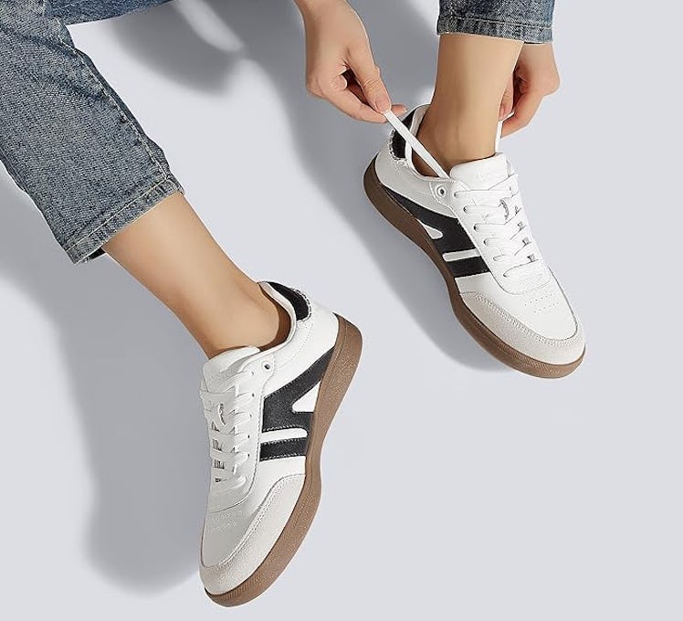 LUCKY STEP Classic Retro Gum Sole Fashion Sneakers