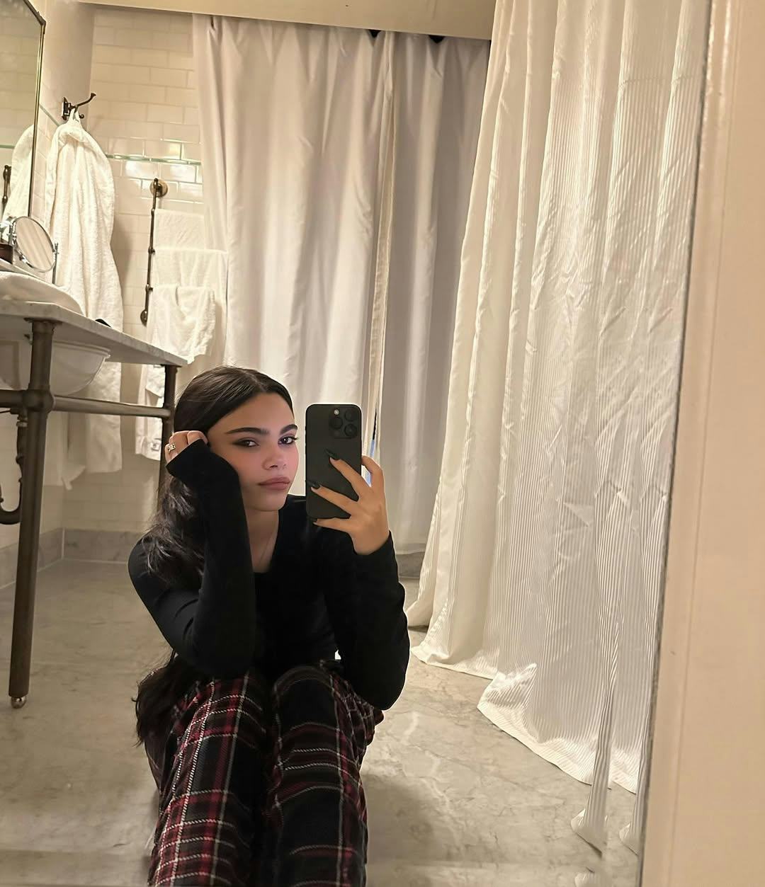 The &ldquo;Gen Z pout&rdquo; is taking over.