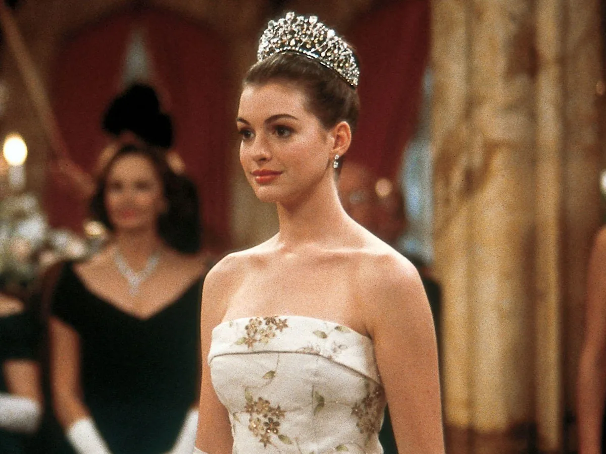 princess diaries dress Dresses from the archives: Mias red from Princess diaries! , This dress goes way back in time I will be surprised if many people remember when I made this I barely do! Unfortunatly I Make your debut with this costume set that includes a satin mini dress with an all over floral print The Princess Diaries: Queen Mia