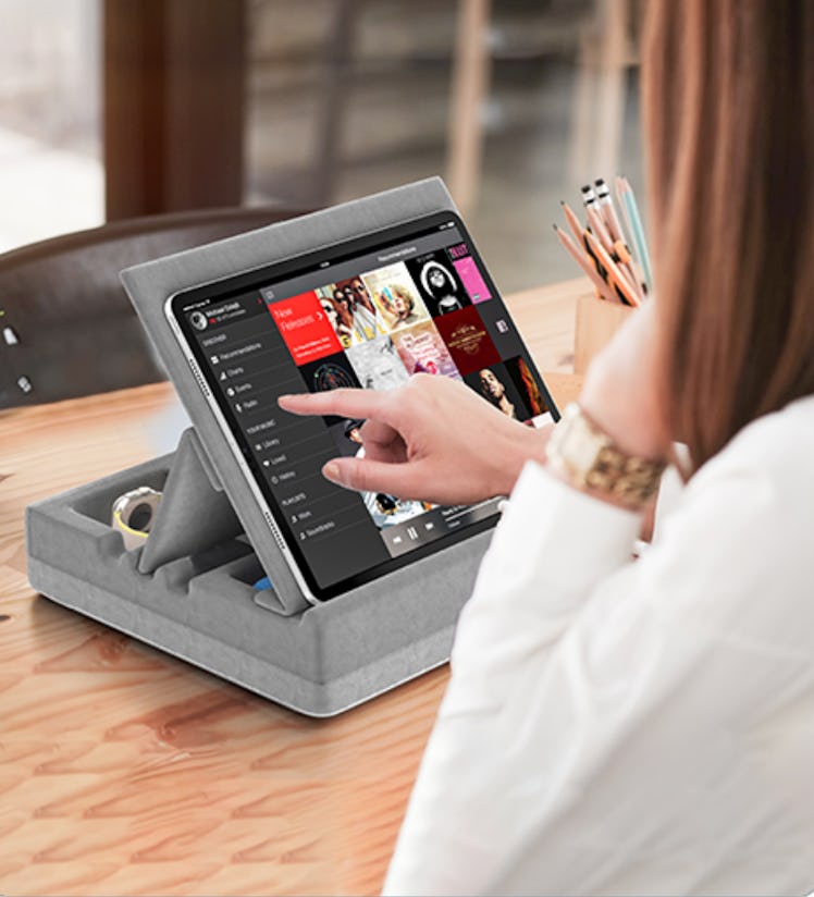 KDD Cushion Tablet Stand