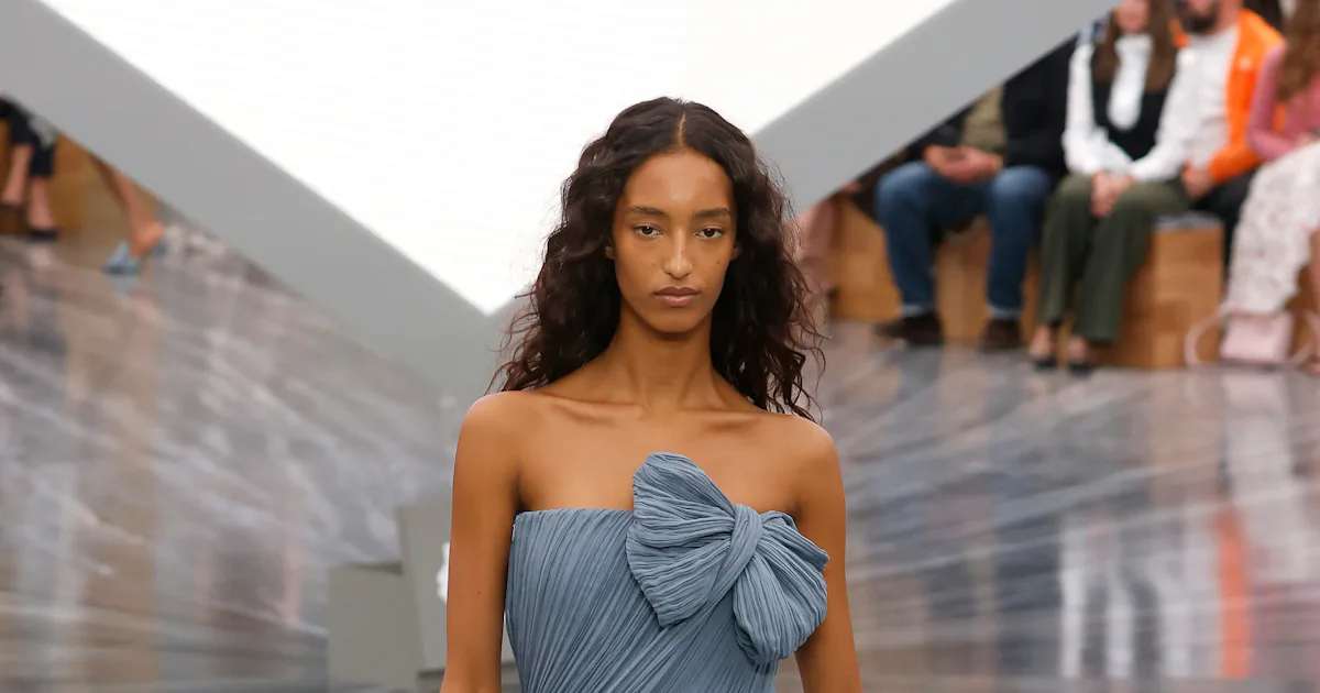 At Jonathan Anderson's Dior Spring 2026 Debut, House Codes Stepped Into ...