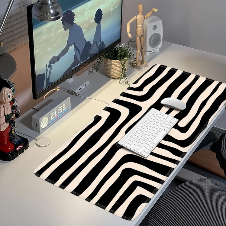 iCasso Desk Mat and Mouse Pad