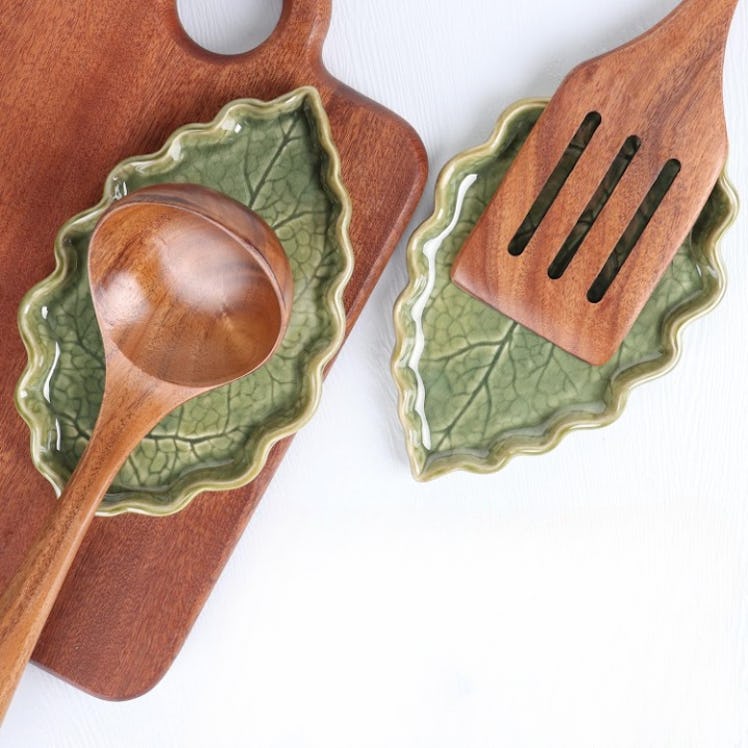Anoonse Green Leaf Ceramic Spoon Rest (Set of 2)