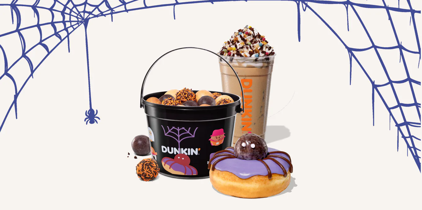 I Tried Dunkin's $6 Iced Candy Bar Signature Latte For Halloween