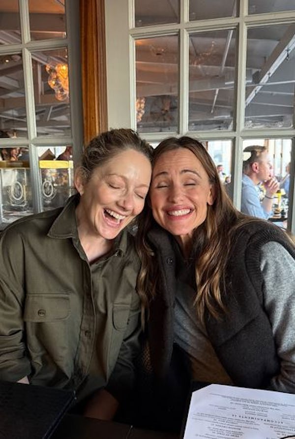Jennifer Garner shared photos with Judy Greer while filming 'The Five-Star Weekend' in Nantucket.