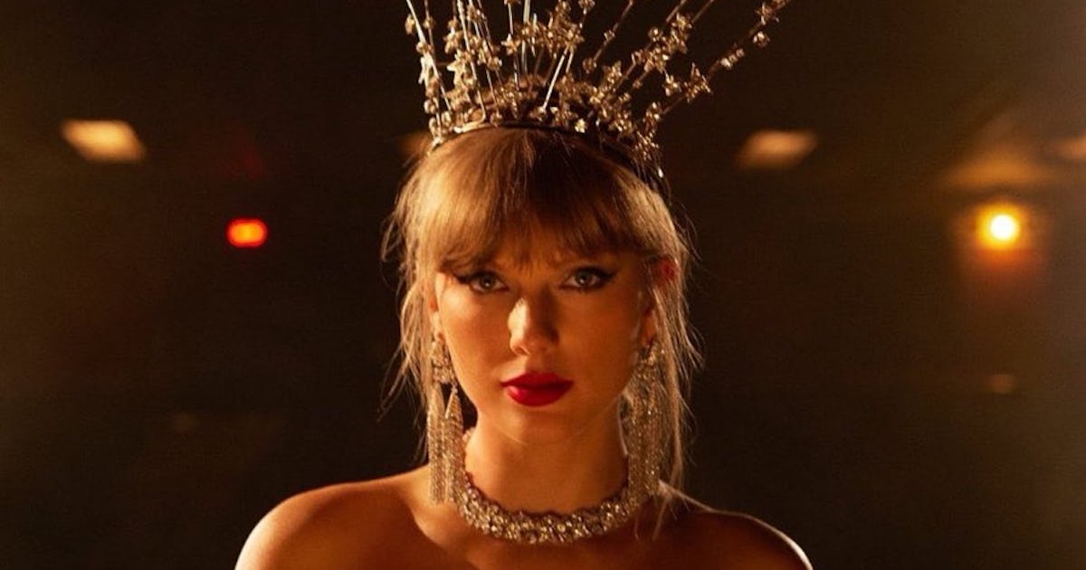 Fans Think This New Taylor Swift Song Calls Out Charli XCX