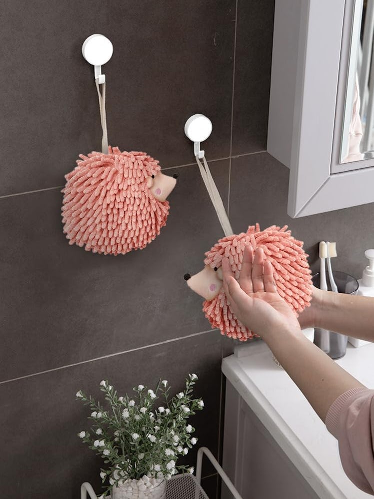 Sophie & Panda Hedgehog Ball Hand Towels (2-Pack)