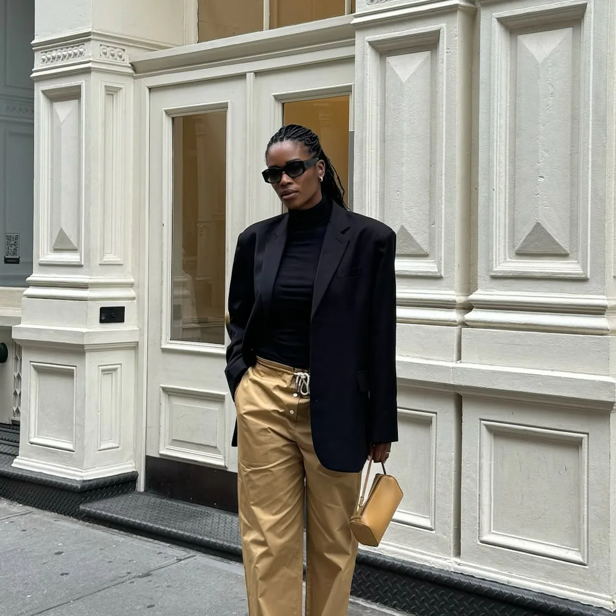 How To Style Khaki Pants In A Non-Stuffy Way How To Style Khaki Pants In A Non-Stuffy Way