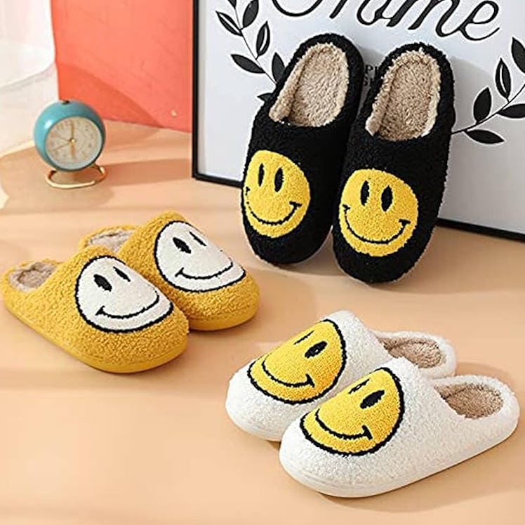 Yjjy Smile Face Slippers