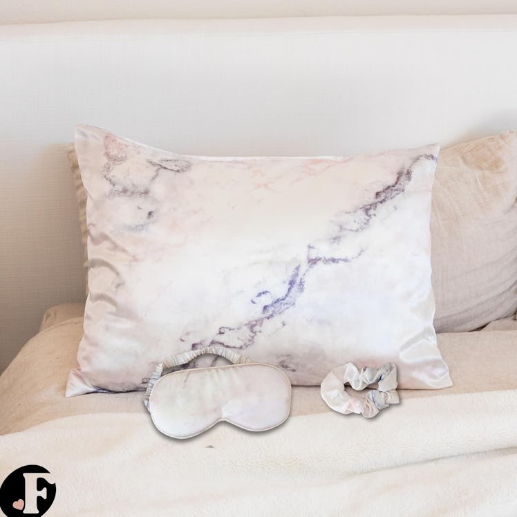 Fenrici Satin Pillowcase Gift Set (3 Pieces)