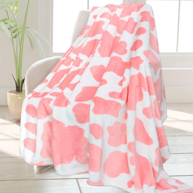 Hseec Strawberry Cow Print Blanket