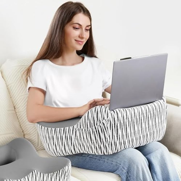 DONAMA Reading Pillow for Gaming, Lap Desk Pillow for Laptop, Arm Rest Pillow with Side Pockets, Mem...