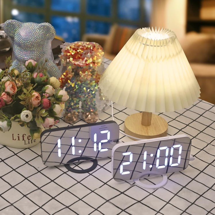 WulaWindy Digital Alarm Clock