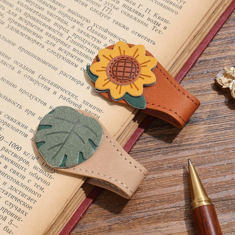VYRANA Vintage Magnetic Leather Bookmark (2 Pieces)