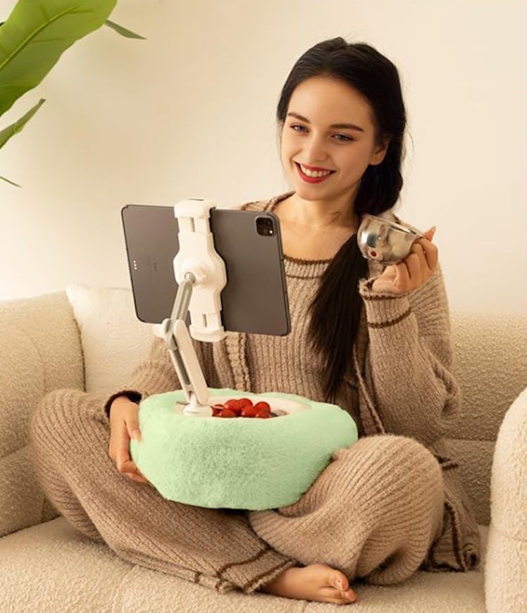 Viozon Tablet Stand Pillow