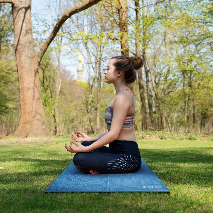 Navaris Foldable Yoga Mat