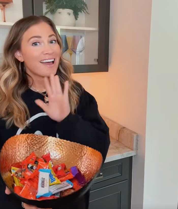 A Mom Leaves A Halloween Candy Bowl Out All Month For Her Kids