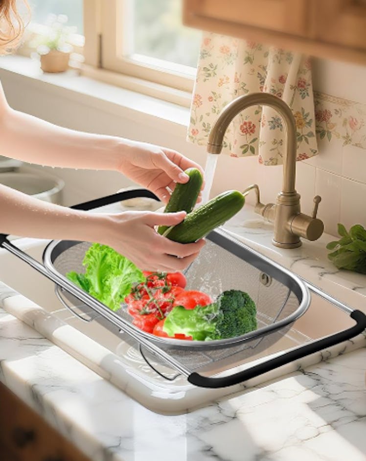 UTTKOJ Over-The-Sink Colander 