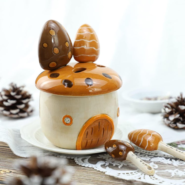 Sizikato Mushroom Porcelain Measuring Spoons with Base