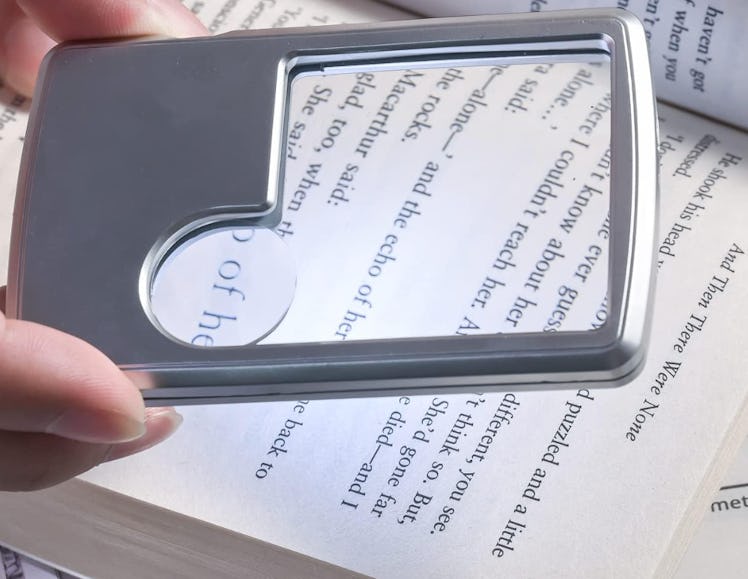 Amoper  Light-Up Pocket Magnifying Glasses (2-Pack)