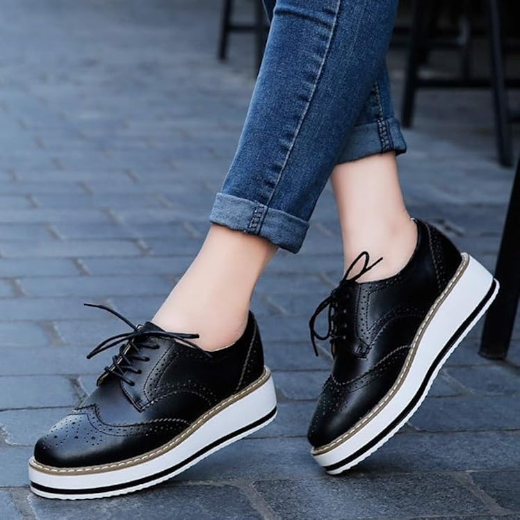 DADAWEN Lace-Up Wingtip Oxfords 