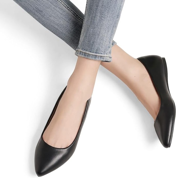 DREAM PAIRS Pointed-Toe Flats