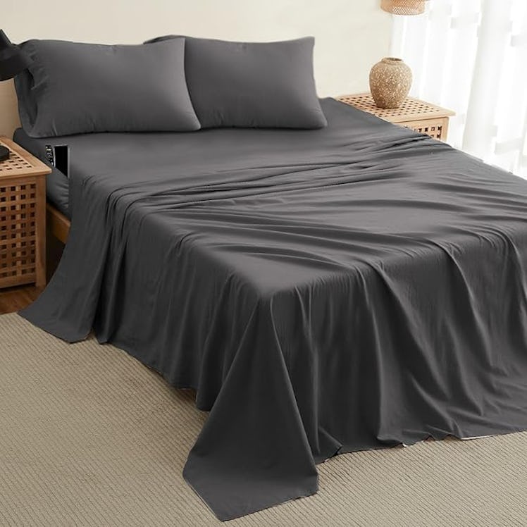 DREAMCARE Queen Sheet Set (4 Pieces)