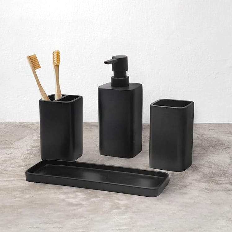 ZCCZ Bathroom Set (4 Pieces)