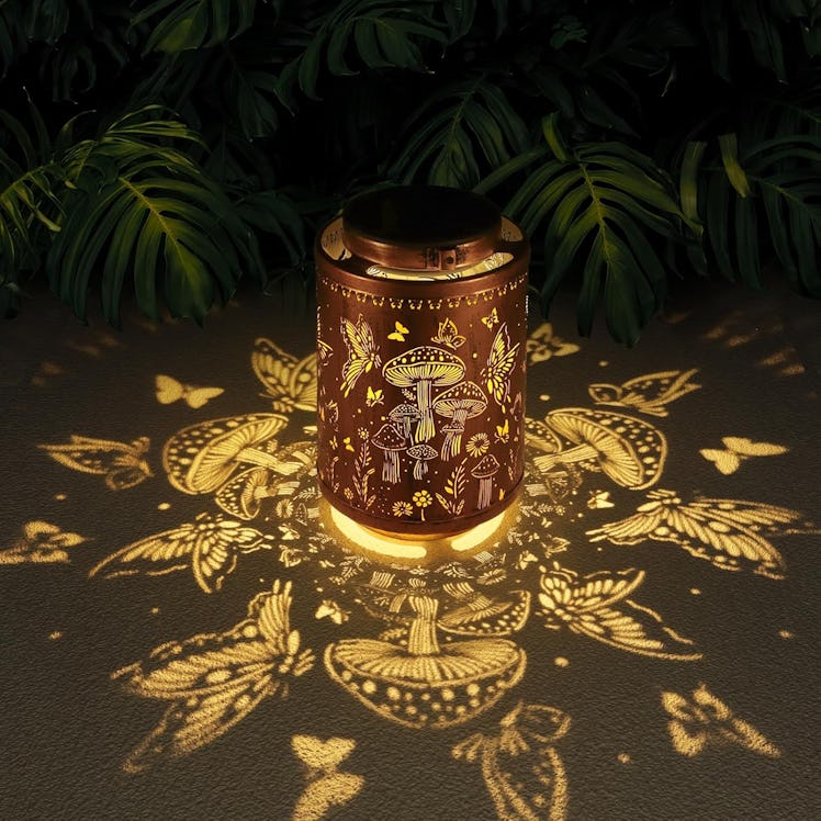 Tepaken Reflective Solar Lantern