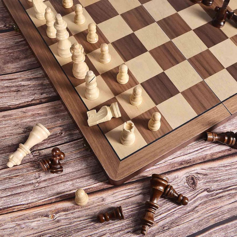 ELONGDI Magnetic Chess Board 
