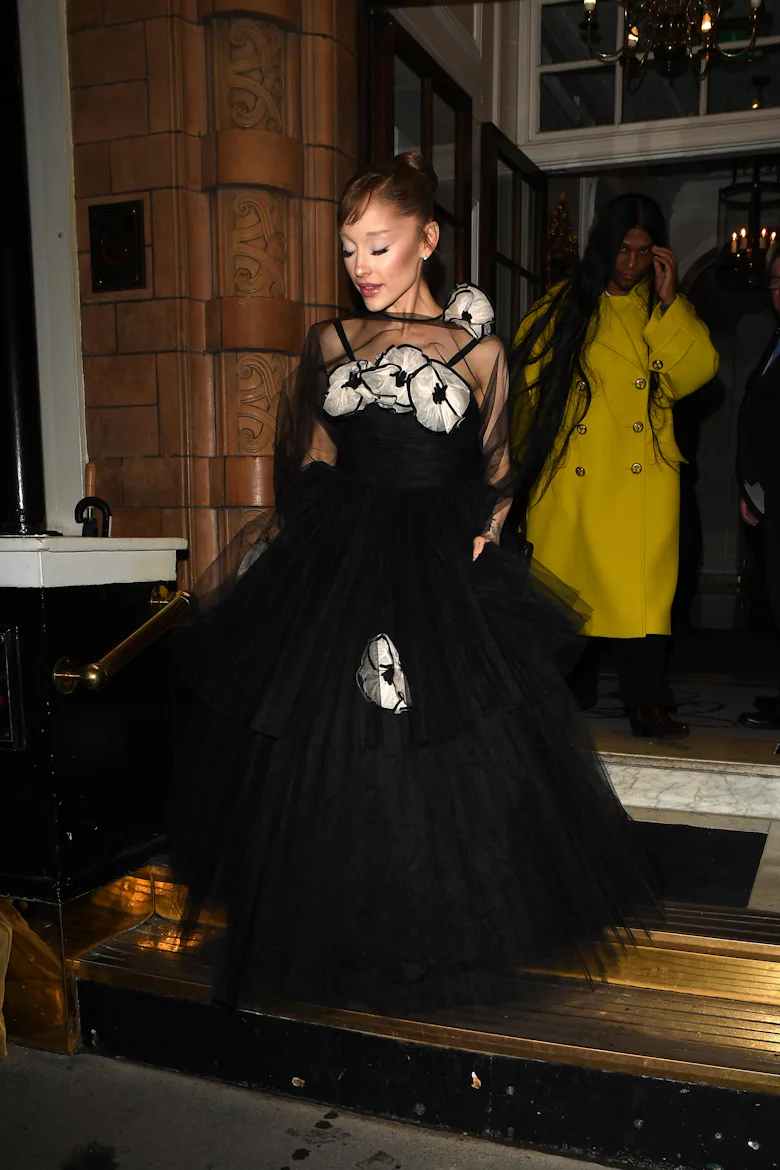 Ariana Grande's Vintage Dress From 1952 Has a 'The Wizard of Oz' Connection Ariana Grande's Vintage Dress From 1952 Has a 'The Wizard of Oz' Connection