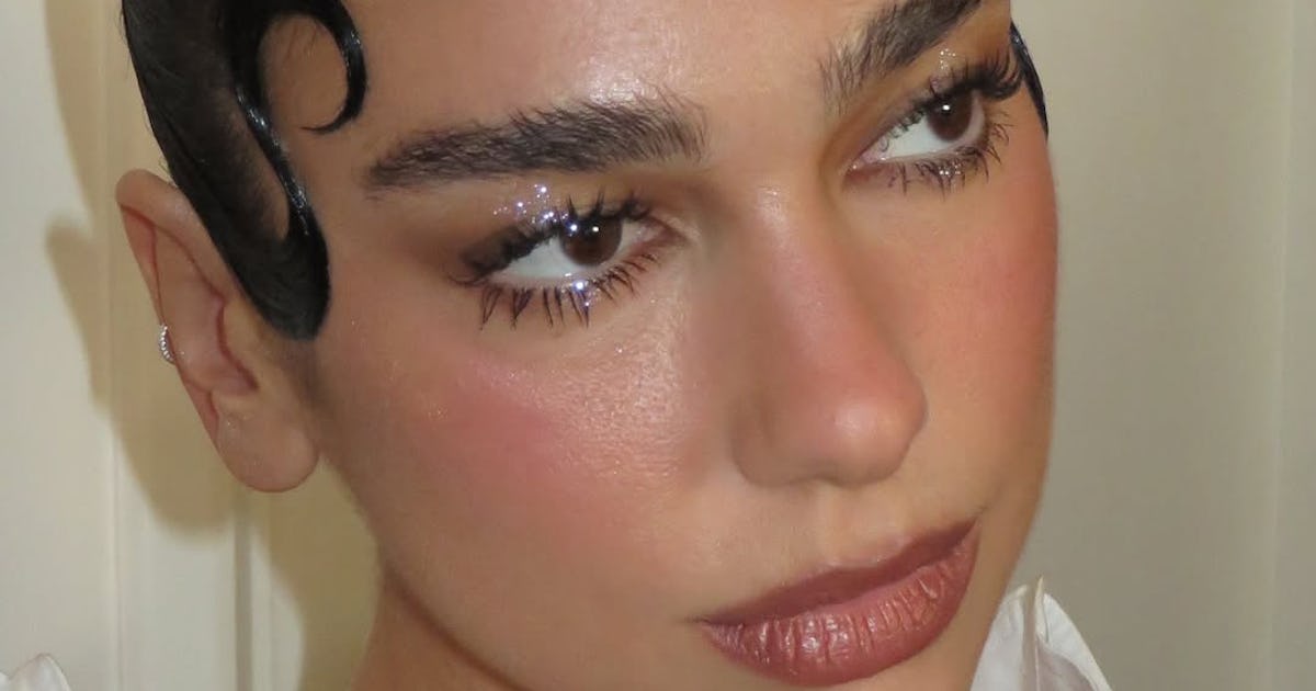 A Softer Take On The Y2K Frosted Eye Will Be Everywhere This Winter