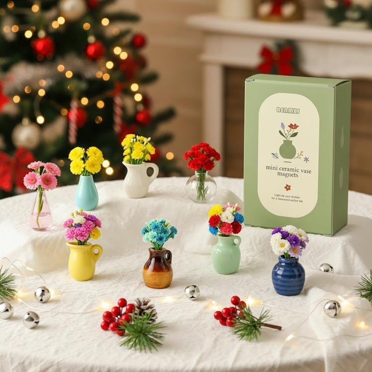 Renmxj Mini Ceramic Vase Magnets (8-Pack)