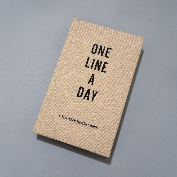 Canvas One Line a Day: A Five-Year Memory Book