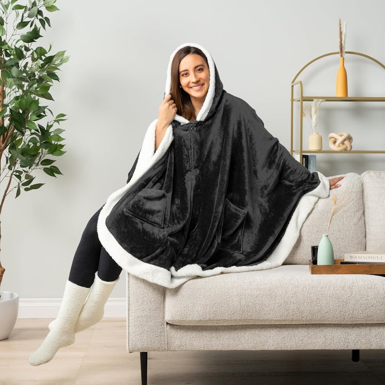 PAVILIA Wearable Blanket