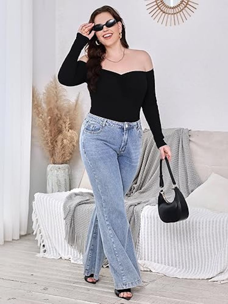 WDIRARA Ruched Off Shoulder Bodysuit