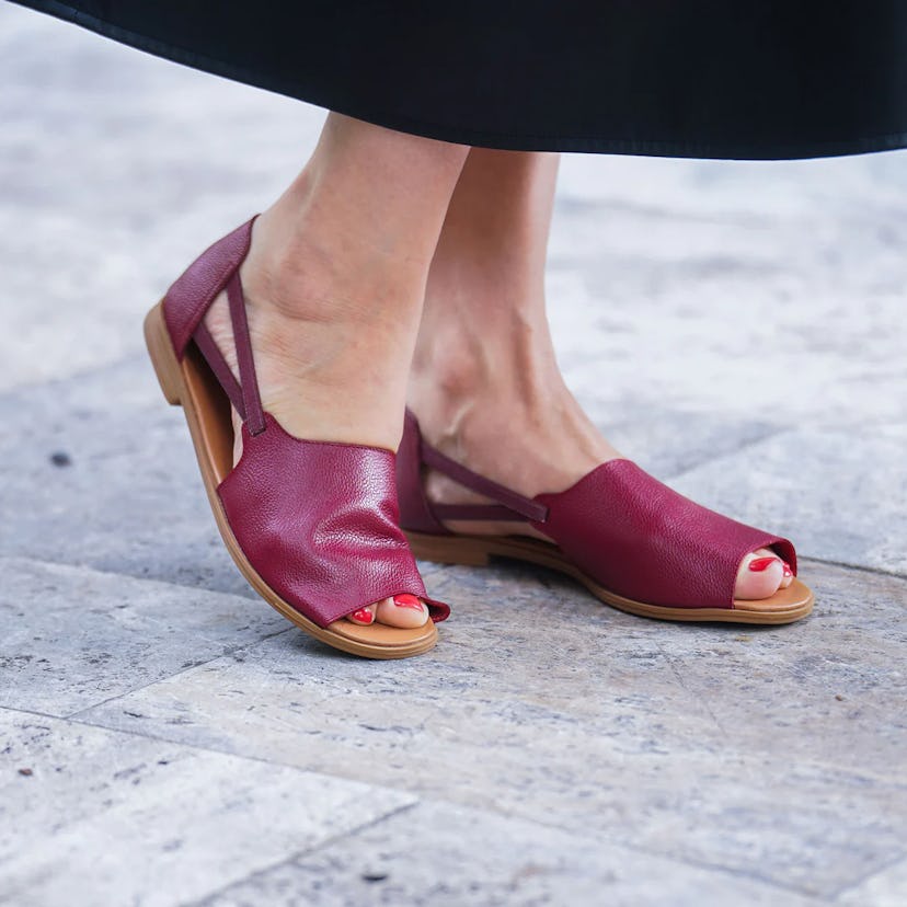Womad’s Burgundy Vintage Peep Toes