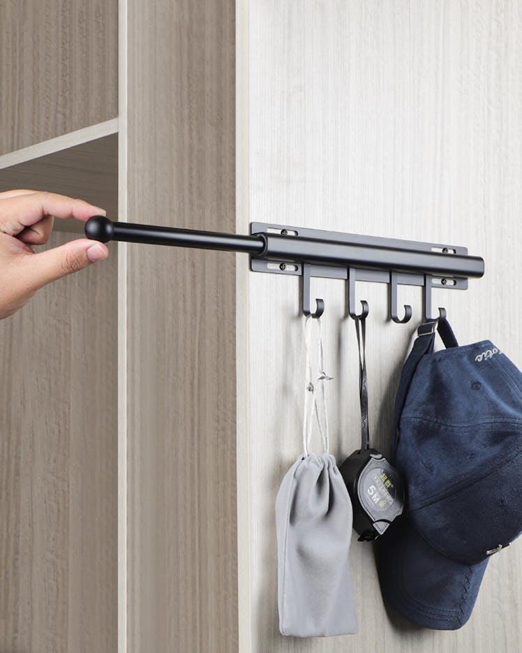 BaiNong Pull-Out Closet Valet Rod
