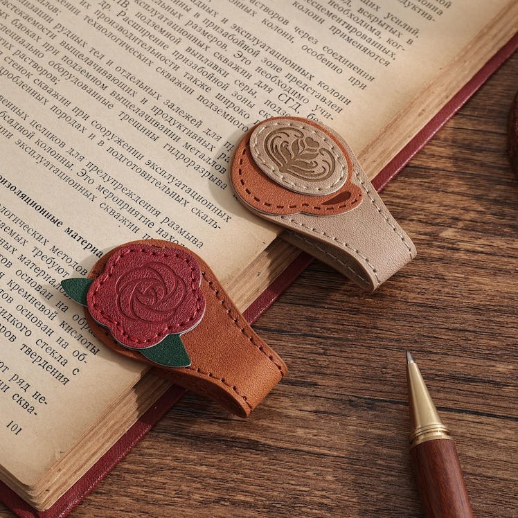 VYRANA Magnetic Leather Bookmarks (2 Pieces)