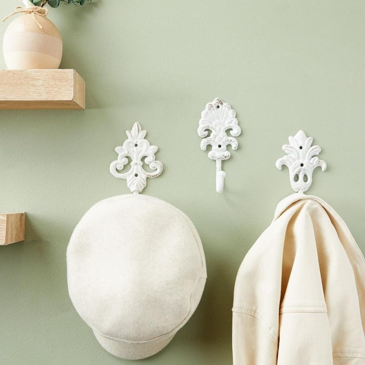 Farmlyn Creek Cast Iron Wall Hooks (3-Pack)
