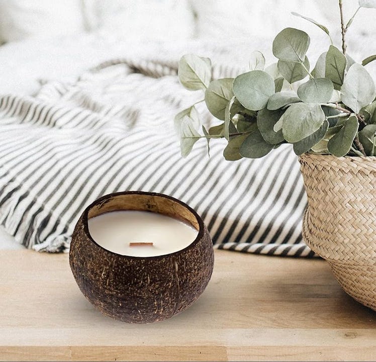 COCOBOWLCO Scented Soy Coconut Shell Candle