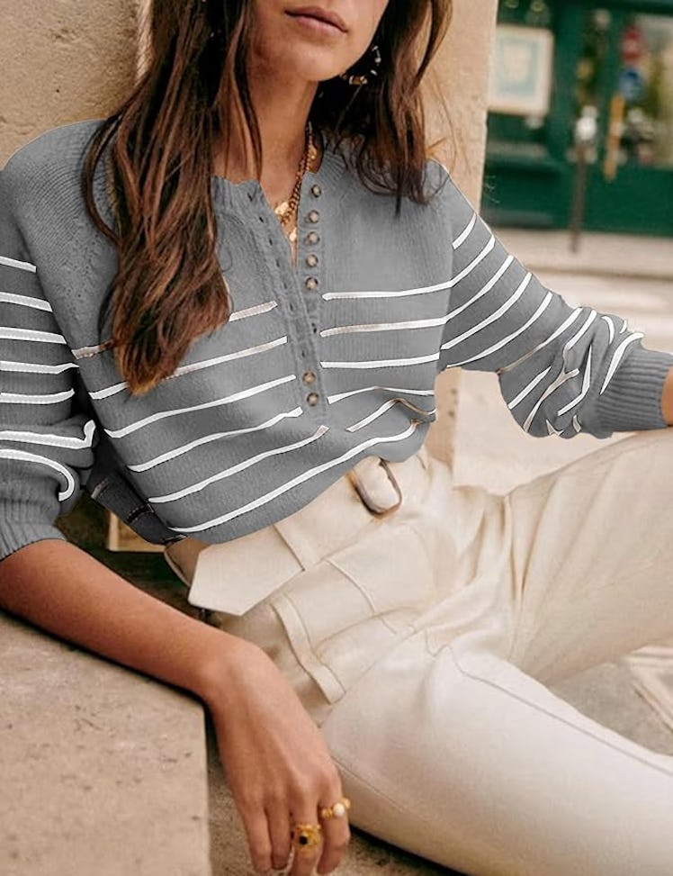 Hongsui Color-Block Striped Sweater