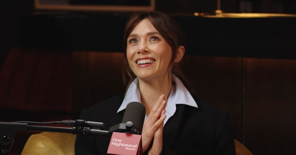 Elizabeth Olsen Quit Instagram & Picked Up Books Instead