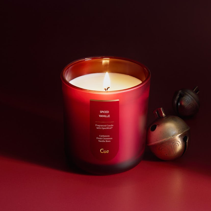 cue Spiced Vanille 12oz Candle in red jar